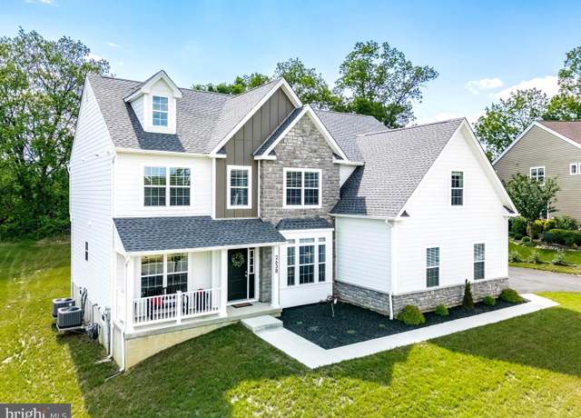 Property at 2638 Hollow View Dr, Easton, PA 18040, 5 beds, 3.5 baths