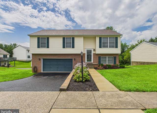 Property at 2505 Westminster Dr, York, PA 17408, 3 beds, 3 baths