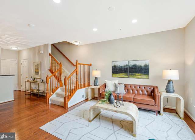 Property at 6055-A Wicker Ln #127, Centreville, VA 20121, 3 beds, 2.5 baths