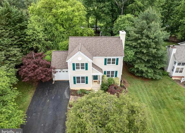 Property at 729 Thoroughbred Dr, Charles Town, WV 25414, 3 beds, 2.5 baths