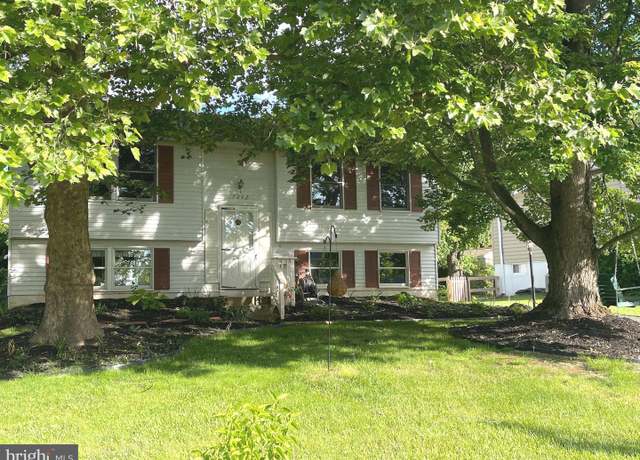 Property at 7062 Macbeth Way, Sykesville, MD 21784, 3 beds, 2 baths