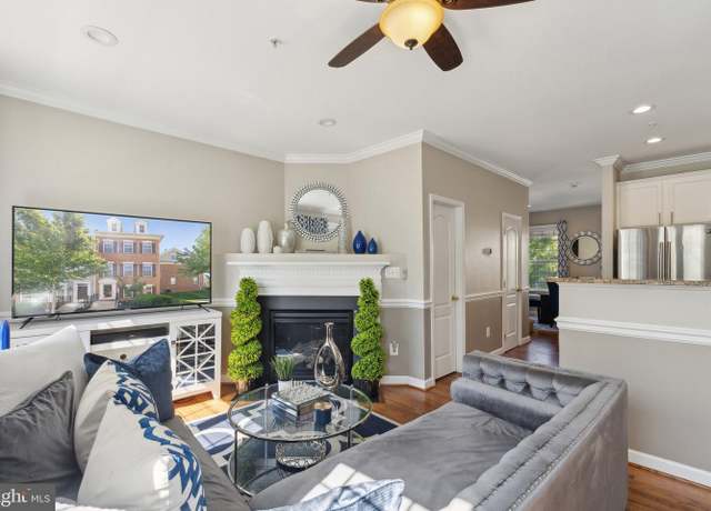 Property at 4264 Talmadge Cir, Suitland, MD 20746, 3 beds, 2.5 baths