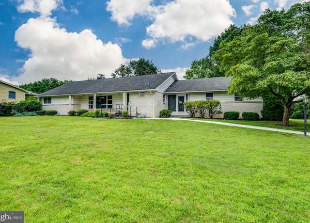 Property at 526 Florida Ave, Reading, PA 19605, 3 beds, 2.5 baths