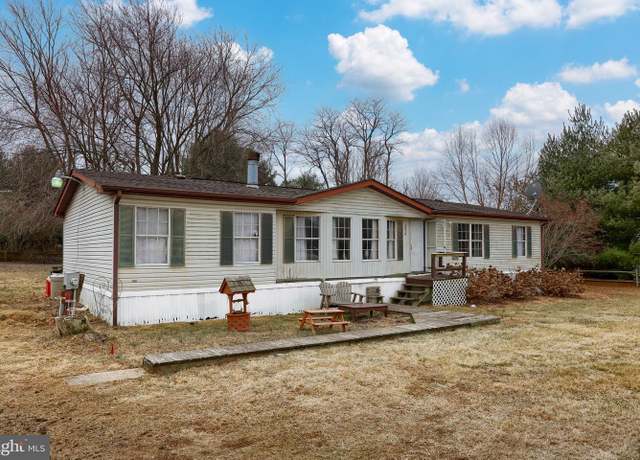 Property at 2010 Horseshoe Pike, Honey Brook, PA 19344, 3 beds, 2 baths