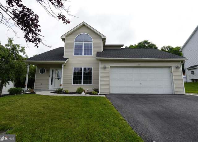 Property at 1861 Pebble Ct, Harrisburg, PA 17110, 3 beds, 3.5 baths