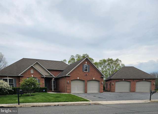 Property at 344 Moss Spring Ave, Greencastle, PA 17225, 3 beds, 3.5 baths