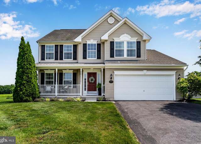Property at 1151 Dallas Dr, Greencastle, PA 17225, 4 beds, 2.5 baths