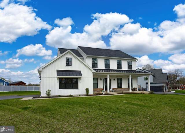 Property at 9 Willow St, Lebanon, PA 17042, 4 beds, 2.5 baths