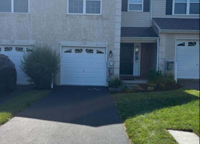 Property at 135 Fairway Dr, Trappe, PA 19426, 3 beds, 2.5 baths