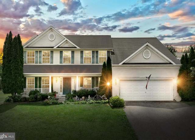 Property at 650 Clydesdale Dr, York, PA 17402, 5 beds, 3.5 baths