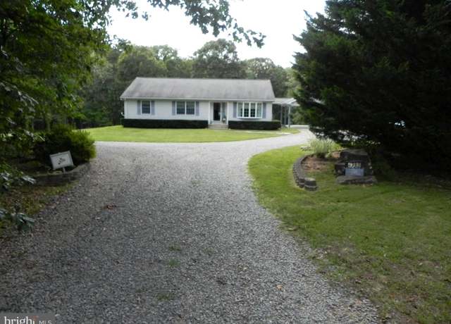 Property at 4285 Glory Rd, Bealeton, VA 22712, 4 beds, 3 baths