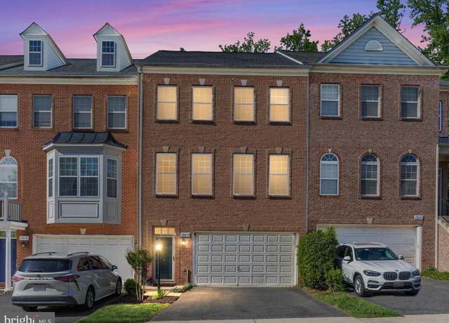 Property at 12632 Heron Ridge Dr, Fairfax, VA 22030, 3 beds, 3.5 baths