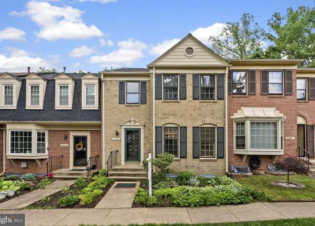 Property at 4849 Carriagepark Rd, Fairfax, VA 22032, 4 beds, 3.5 baths