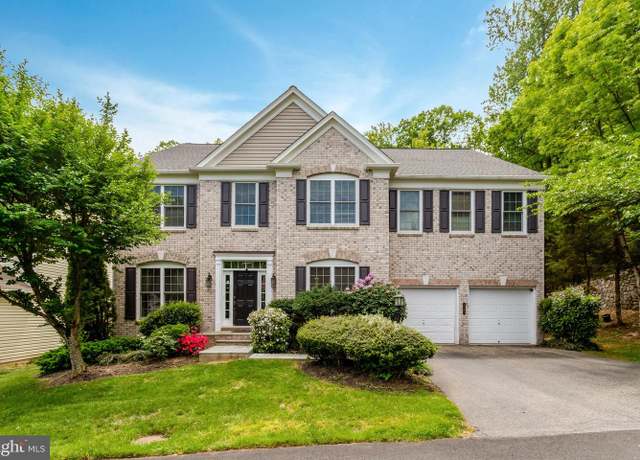 Property at 8061 Paper Birch Dr, Lorton, VA 22079, 4 beds, 4.5 baths