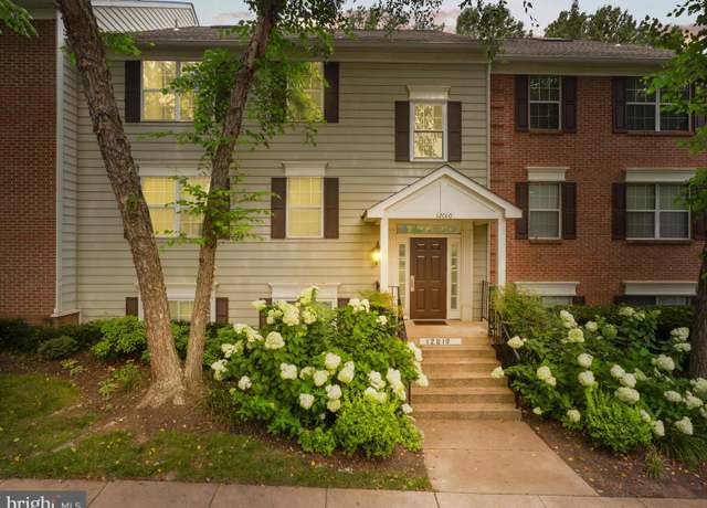 Property at 12010 Golf Ridge Ct #302, Fairfax, VA 22033, 3 beds, 2 baths