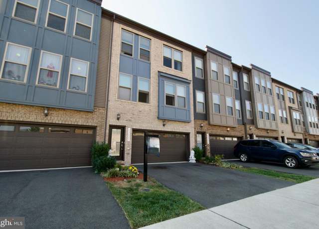 Property at 45401 Daveno Sq, Sterling, VA 20164, 5 beds, 4.5 baths