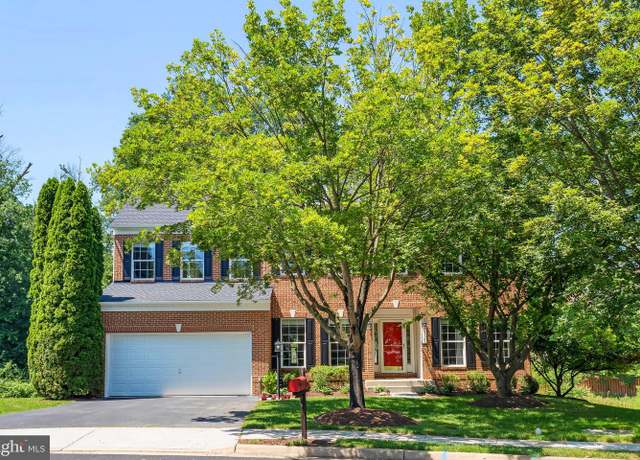 Property at 317 N Old Dominion Ln, Purcellville, VA 20132, 6 beds, 4 baths