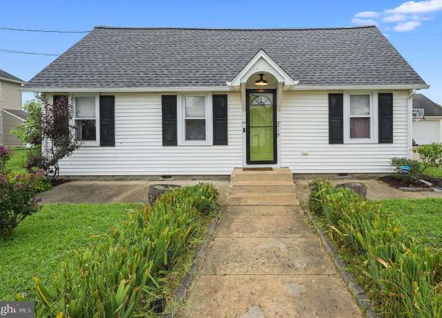 Property at 219 S West St, Harrington, DE 19952, 3 beds, 2 baths