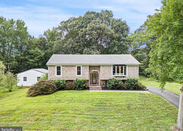 Property at 652 Clifton Dr, Bear, DE 19701, 3 beds, 2 baths