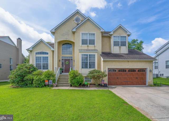 Property at 33 Brittany Blvd, Marlton, NJ 08053, 4 beds, 2.5 baths
