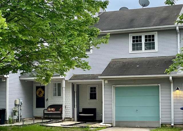Property at 7 Regency Dr, Mount Holly, NJ 08060, 2 beds, 1.5 baths