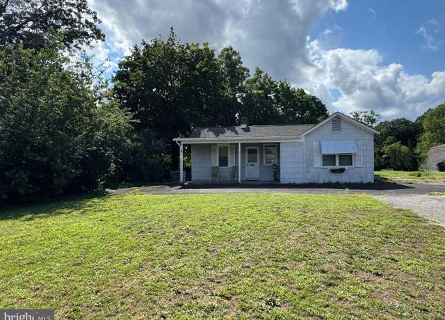 Property at 4 Woodlawn Dr, Newfield, NJ 08344, 3 beds, 1 bath