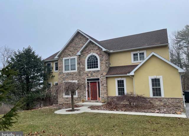 Property at 2 Forest Rd, Mohnton, PA 19540, 4 beds, 3.5 baths