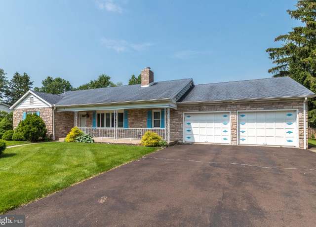 Property at 88 Hickory Dr, Quakertown, PA 18951, 3 beds, 1.5 baths