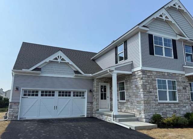 Property at 1231 Hershey Ln, Lancaster, PA 17601, 3 beds, 2.5 baths