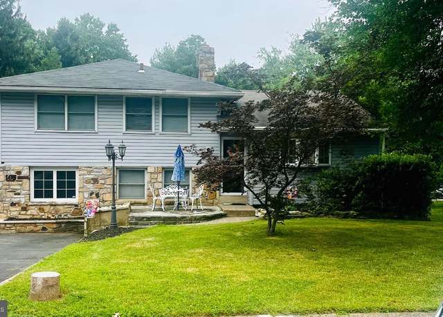 Property at 105 Overlook Ave, Willow Grove, PA 19090, 3 beds, 2 baths