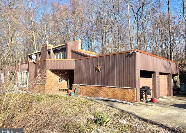 Property at 549 Fairview Ave, Lewistown, PA 17044, 3 beds, 2 baths