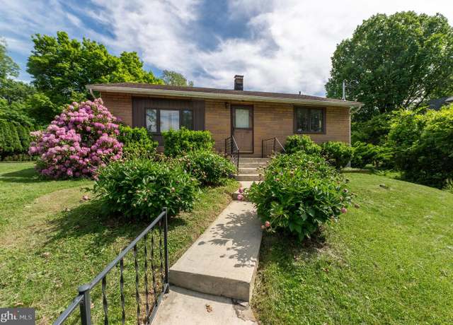Property at 539 Brighton St, Bethlehem, PA 18015, 3 beds, 2 baths