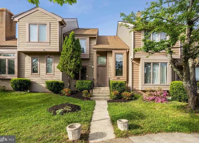 Property at 1070 Trevino Ln, Herndon, VA 20170, 4 beds, 3.5 baths