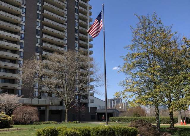 Property at 1800 Old Meadow Rd #321, Mclean, VA 22102, 2 beds, 2 baths