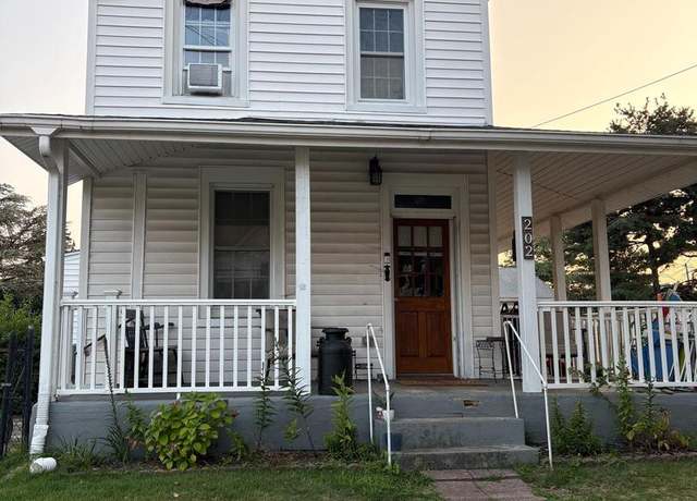 Property at 202 Chestnut St, Delran, NJ 08075, 4 beds, 2.5 baths