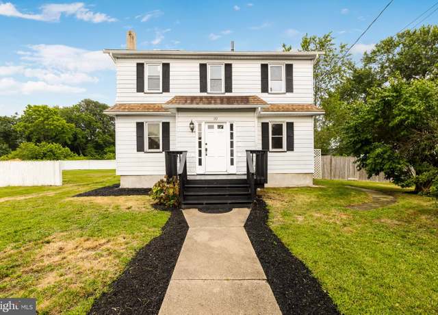 Property at 32 E Center St, Clayton, NJ 08312, 4 beds, 1.5 baths