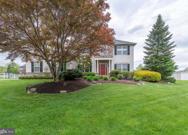 Property at 2244 Burgundy Dr, Macungie, PA 18062, 5 beds, 3.5 baths