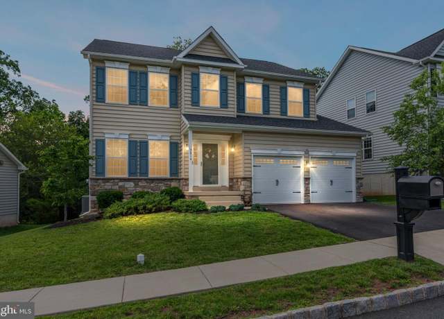 Property at 3014 Lynwood Ct, Pennsburg, PA 18073, 4 beds, 3 baths