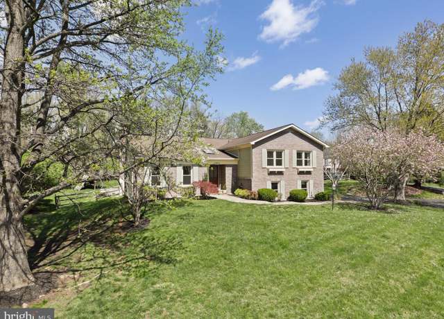 Property at 10854 Meadowland Dr, Oakton, VA 22124, 4 beds, 3 baths