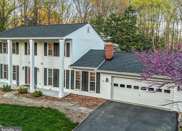 Property at 2813 Bree Hill Rd, Oakton, VA 22124, 4 beds, 2.5 baths