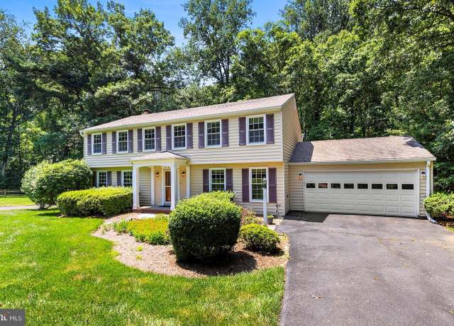 Property at 2904 Blue Robin Ct, Oak Hill, VA 20171, 5 beds, 2.5 baths