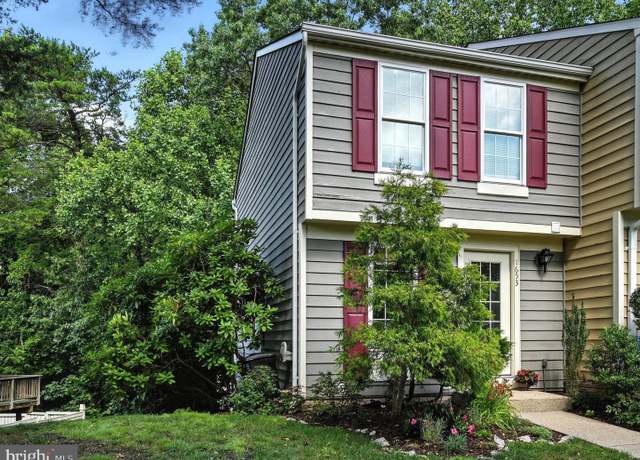 Property at 1653 Fieldthorn Dr, Reston, VA 20194, 2 beds, 2.5 baths