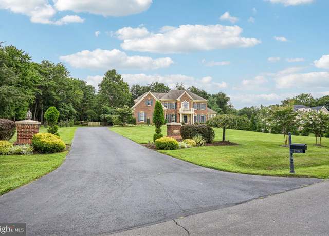 Property at 27586 Paddock Trail Pl, Chantilly, VA 20152, 5 beds, 4.5 baths