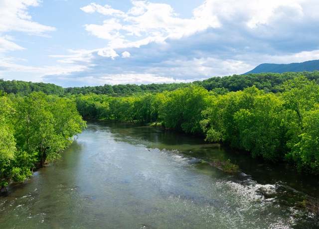 Property at 201 Mountain View Dr, Luray, VA 22835