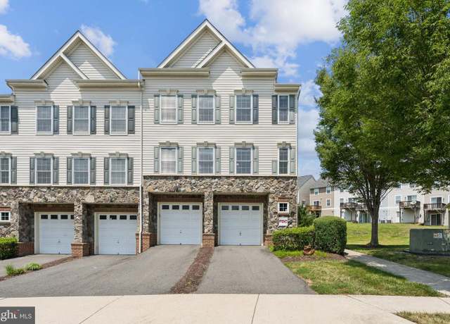 Property at 2807 Chinkapin Oak Ln, Woodbridge, VA 22191, 3 beds, 2.5 baths