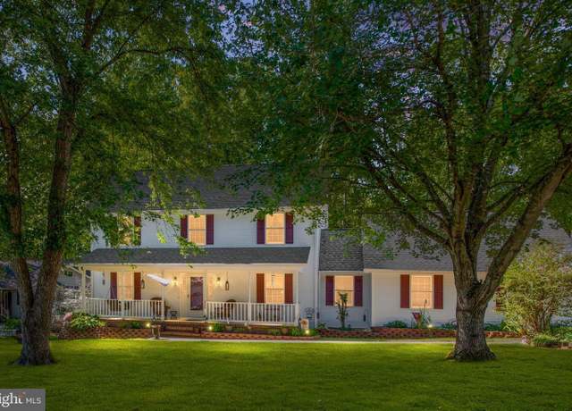Property at 606 Stonewall Ln, Fredericksburg, VA 22407, 3 beds, 2.5 baths