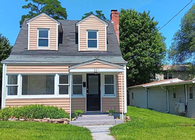 Property at 221 Boyd Ave, Winchester, VA 22601, 3 beds, 1.5 baths