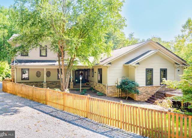 Property at 212 Cicada Dr, Martinsburg, WV 25403, 6 beds, 4.5 baths