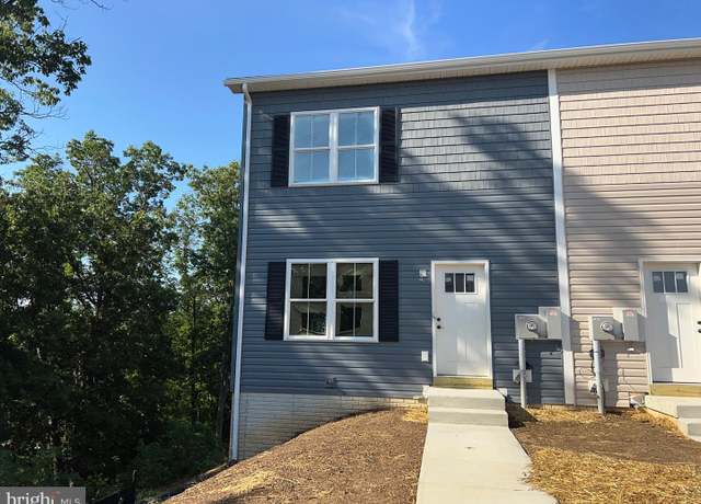 Property at 126 Marineris Cir, Martinsburg, WV 25405, 3 beds, 2.5 baths