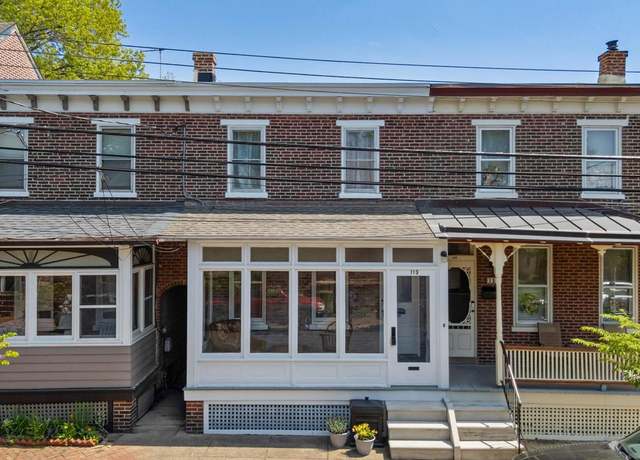 Property at 113 E Second St, New Castle, DE 19720, 3 beds, 1.5 baths